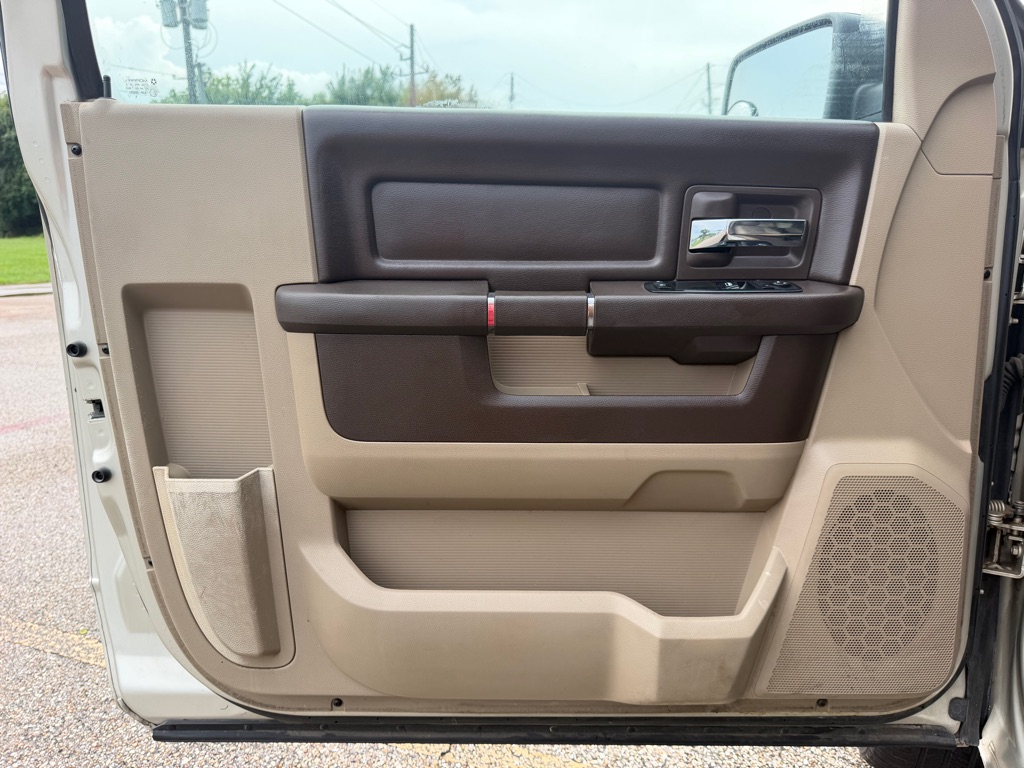 Photo 15 of this DODGE RAM 1500