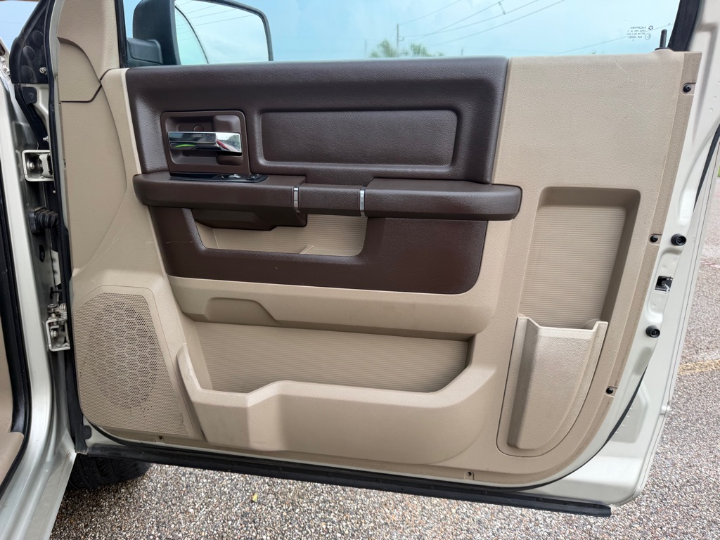 Photo 16 of this DODGE RAM 1500