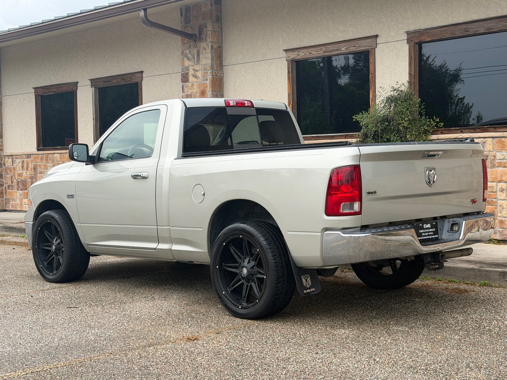 Photo 3 of this DODGE RAM 1500