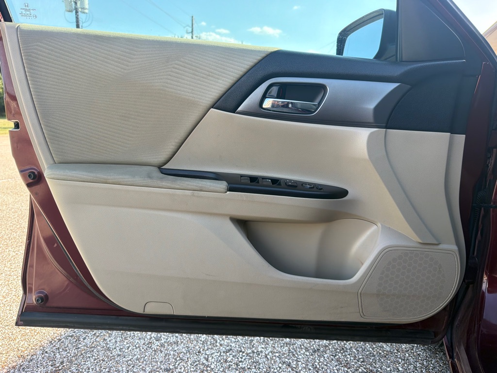 Photo 17 of this HONDA ACCORD