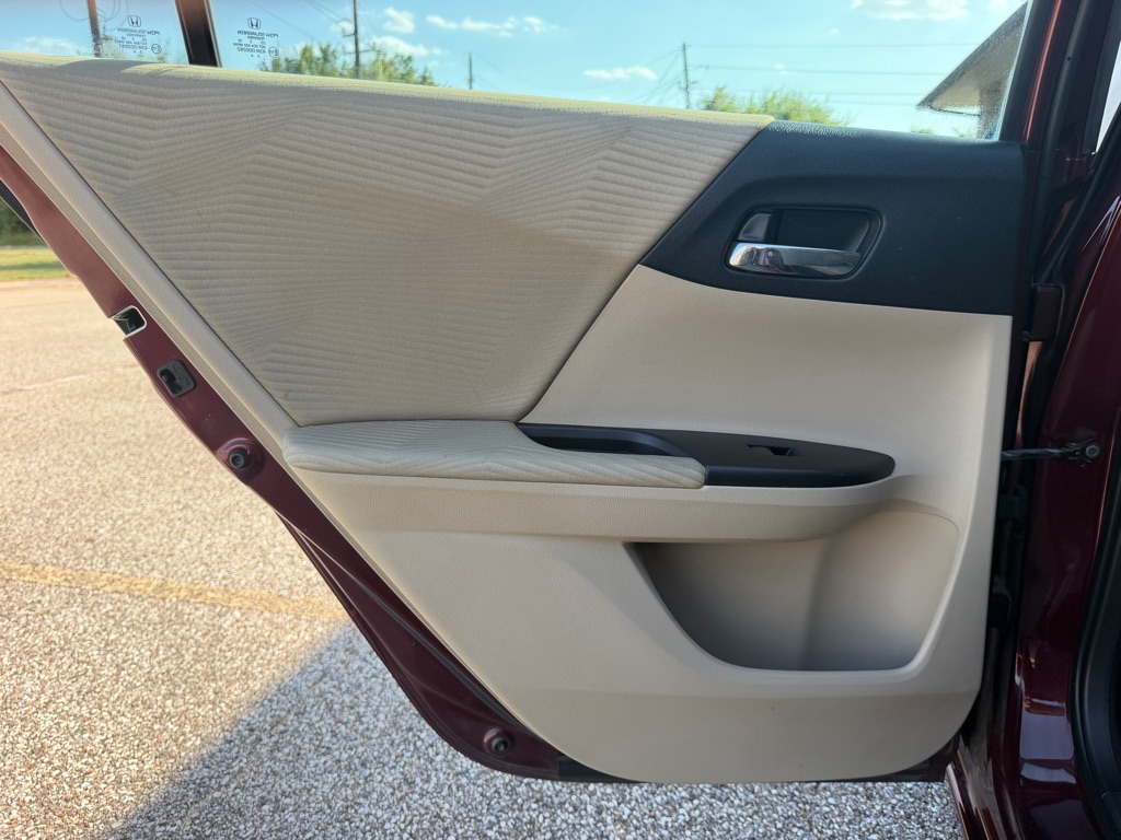 Photo 18 of this HONDA ACCORD