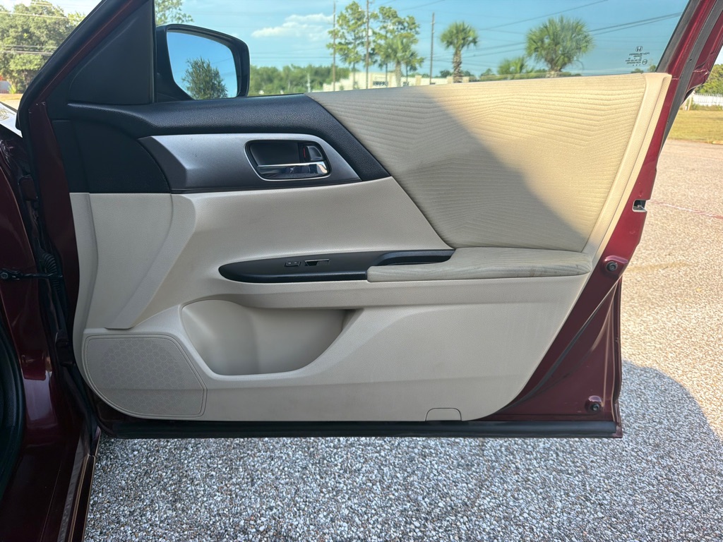 Photo 19 of this HONDA ACCORD
