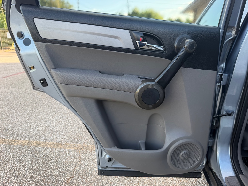 Photo 17 of this HONDA CR-V