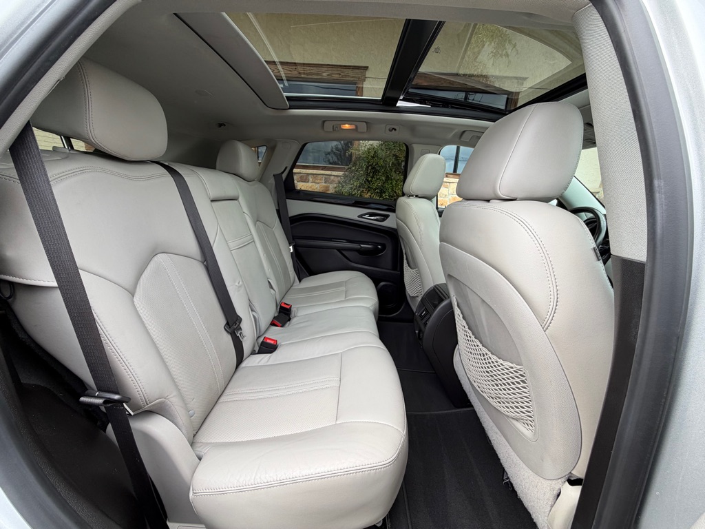 Photo 16 of this CADILLAC SRX