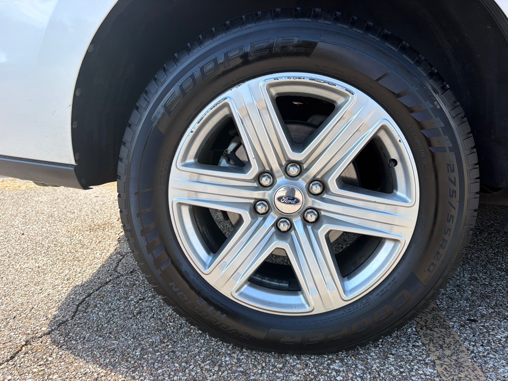 Photo 21 of this FORD EXPEDITION