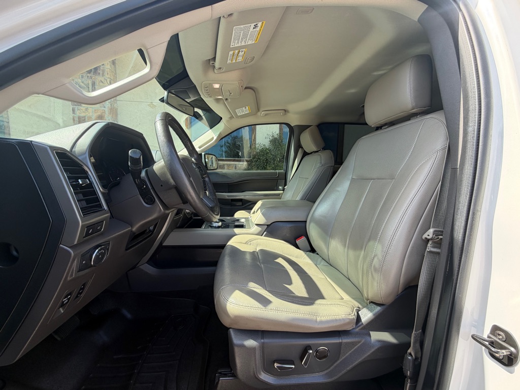 Photo 9 of this FORD EXPEDITION