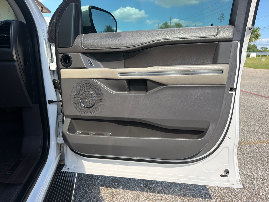 Photo 18 of this FORD EXPEDITION