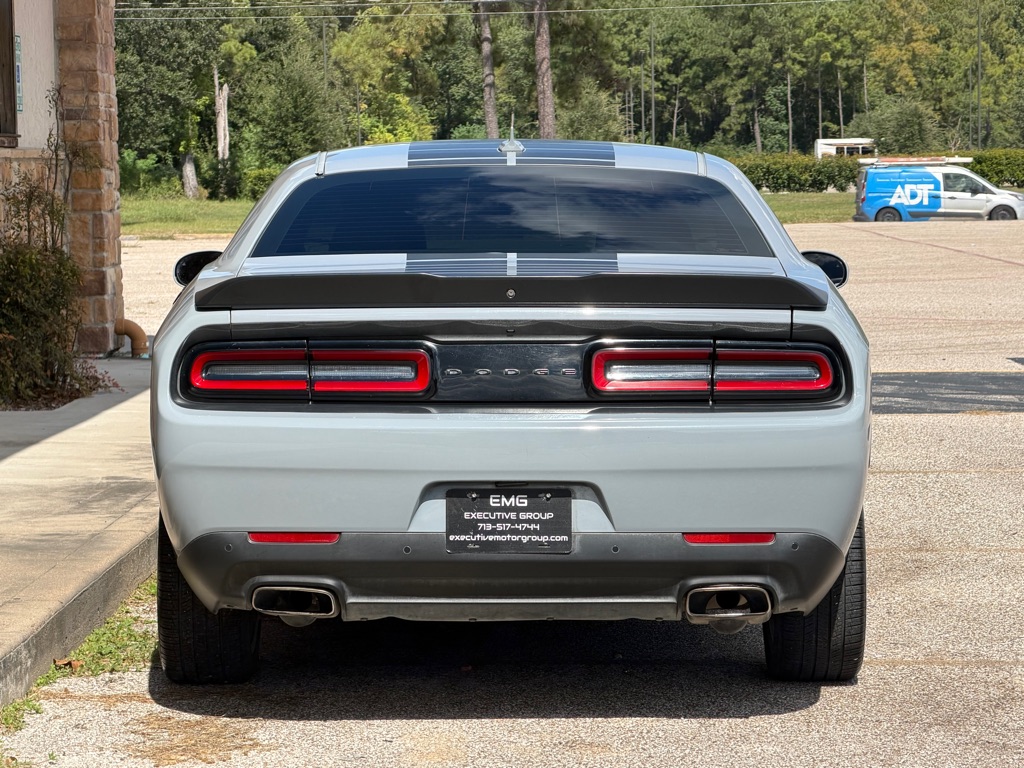 Photo 4 of this DODGE CHALLENGER