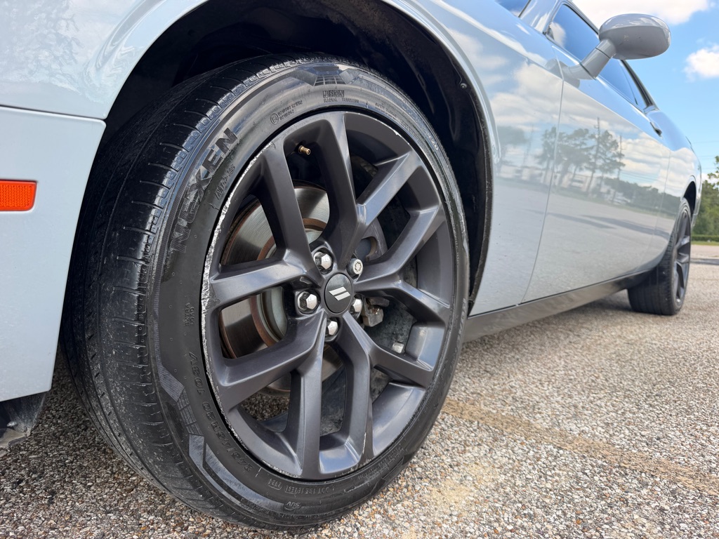 Photo 19 of this DODGE CHALLENGER