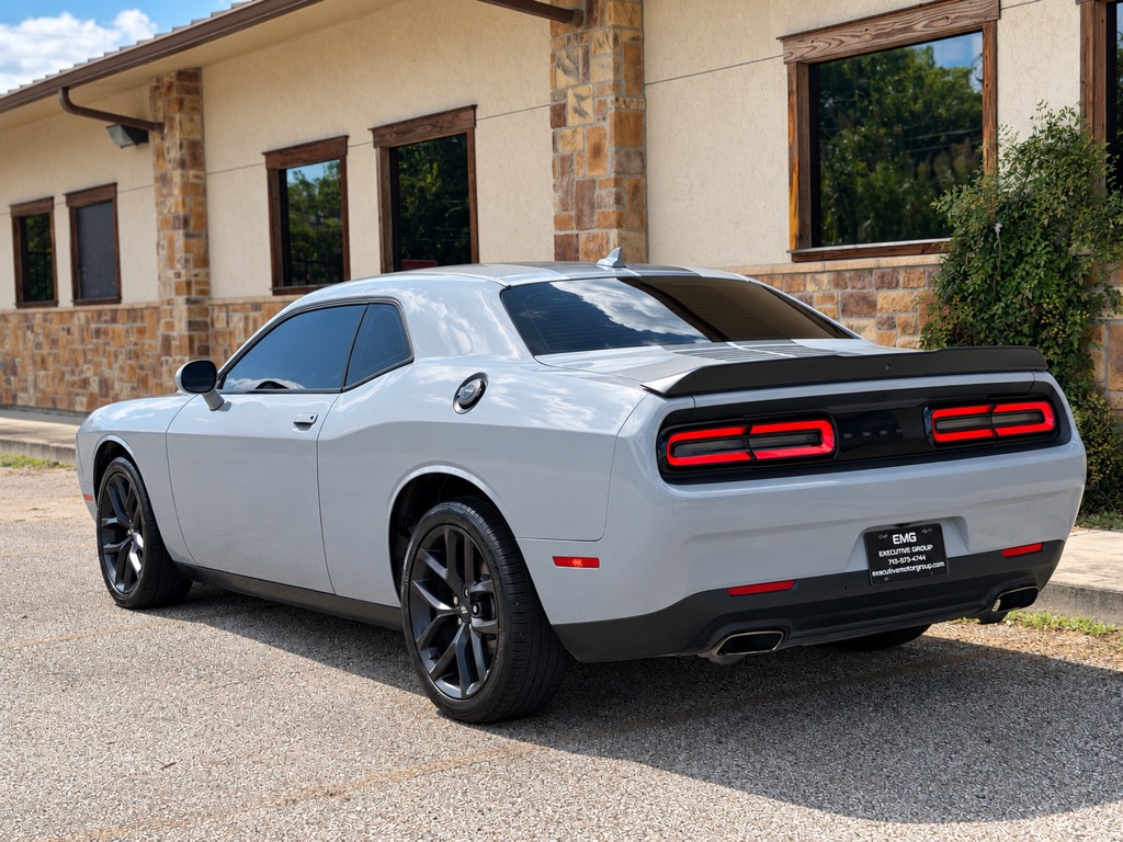 Photo 3 of this DODGE CHALLENGER