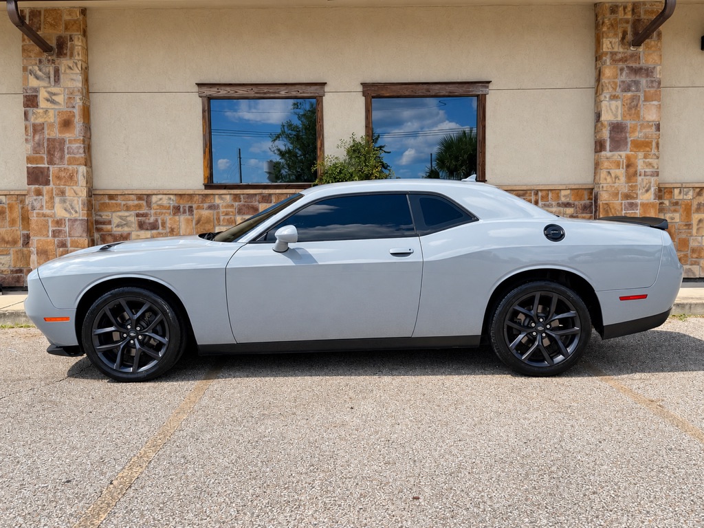Photo 2 of this DODGE CHALLENGER