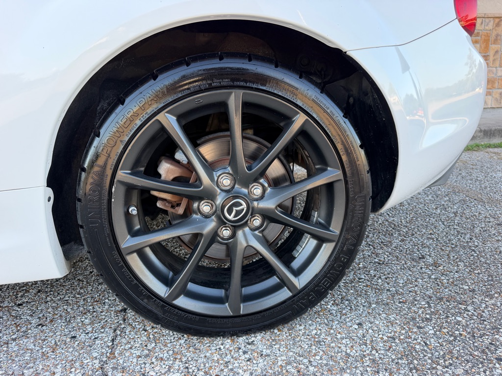 Photo 11 of this MAZDA MX-5 MIATA