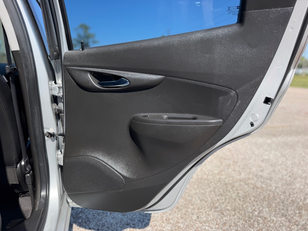 Photo 18 of this CHEVROLET SPARK
