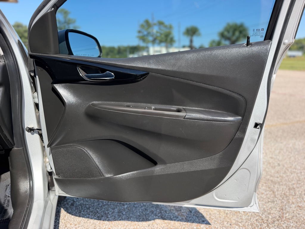Photo 17 of this CHEVROLET SPARK