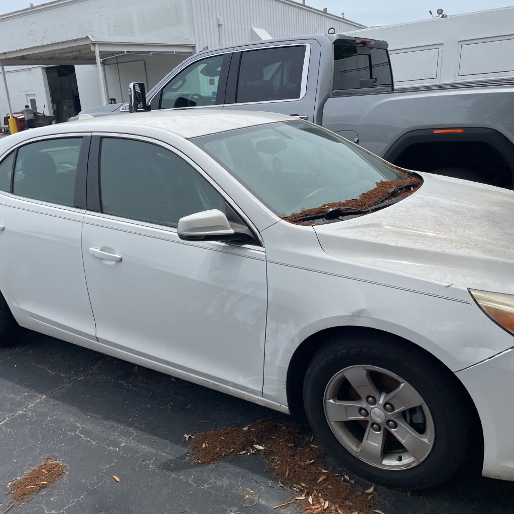 Photo 2 of this CHEVROLET MALIBU