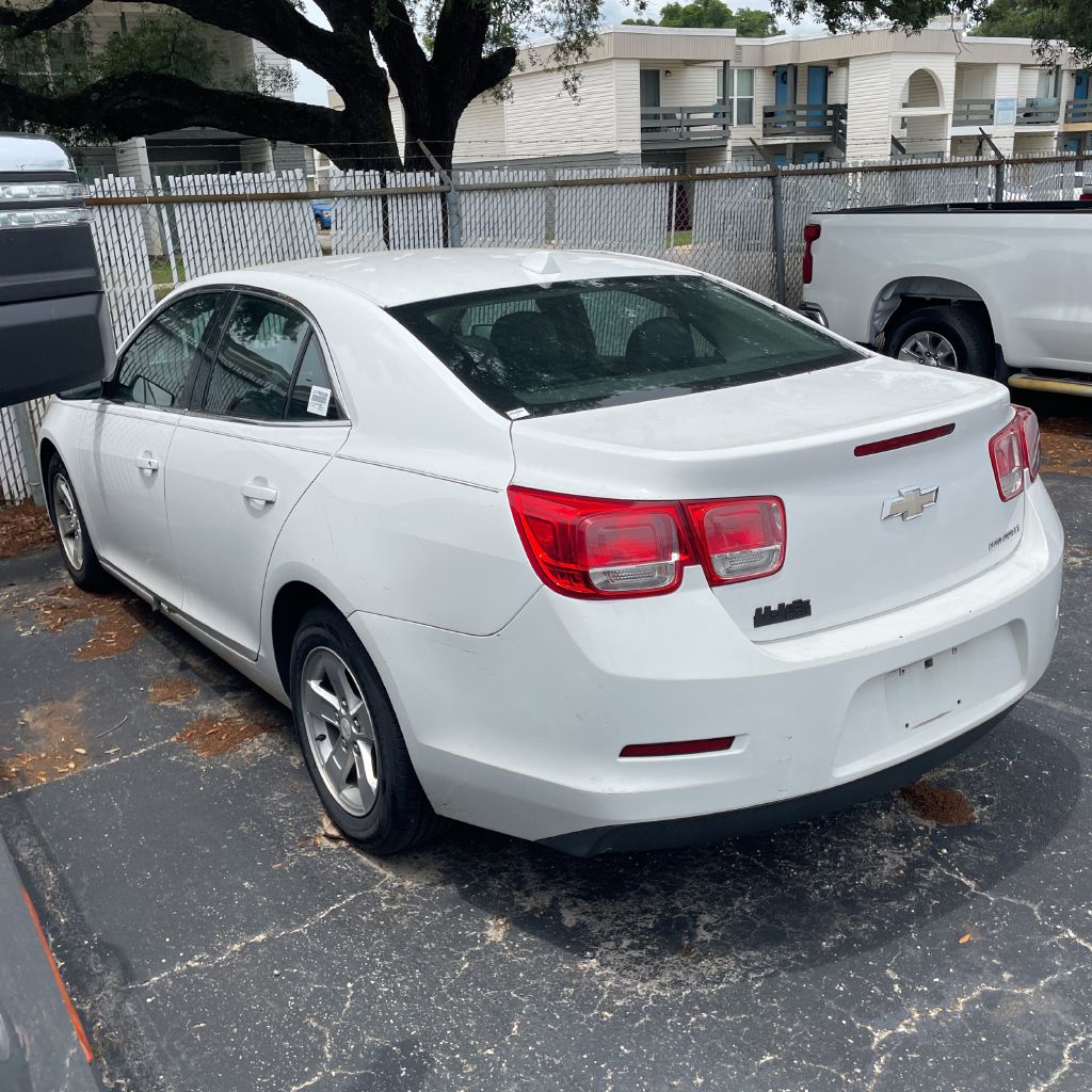 Photo 4 of this CHEVROLET MALIBU
