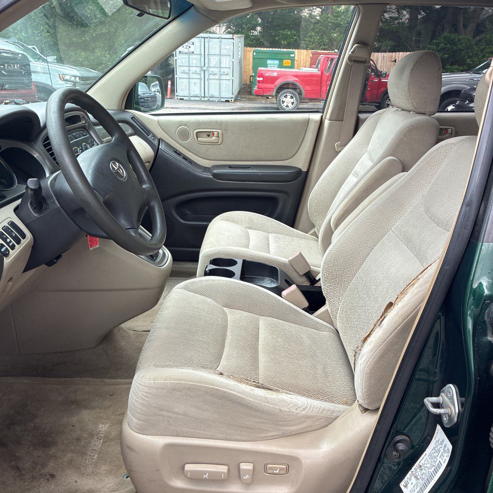 Photo 5 of this TOYOTA HIGHLANDER