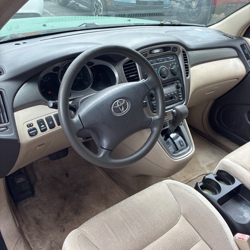 Photo 7 of this TOYOTA HIGHLANDER