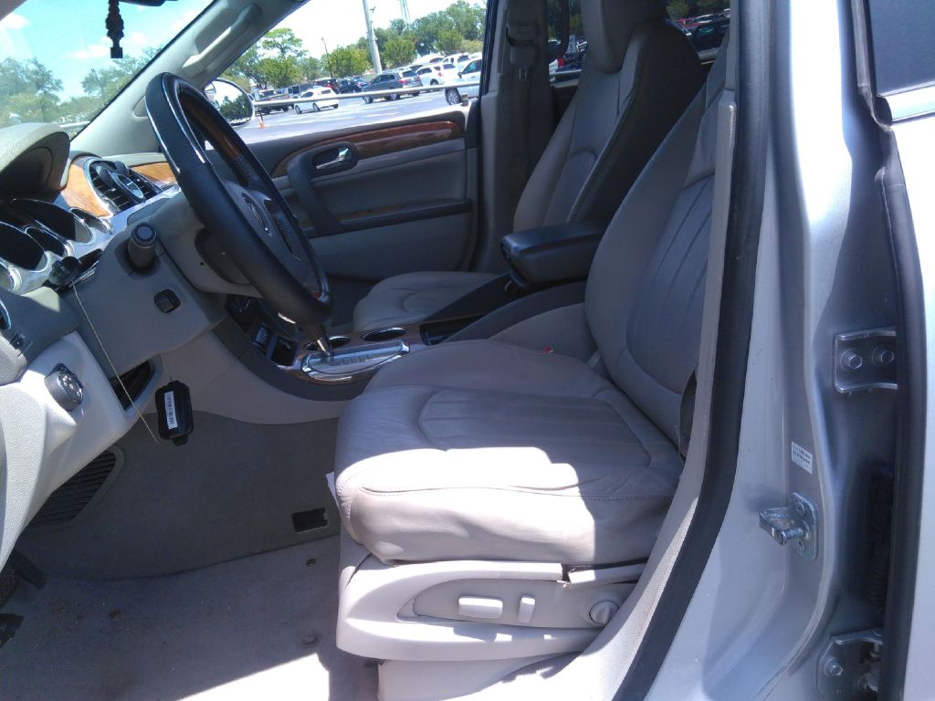 Photo 3 of this BUICK ENCLAVE