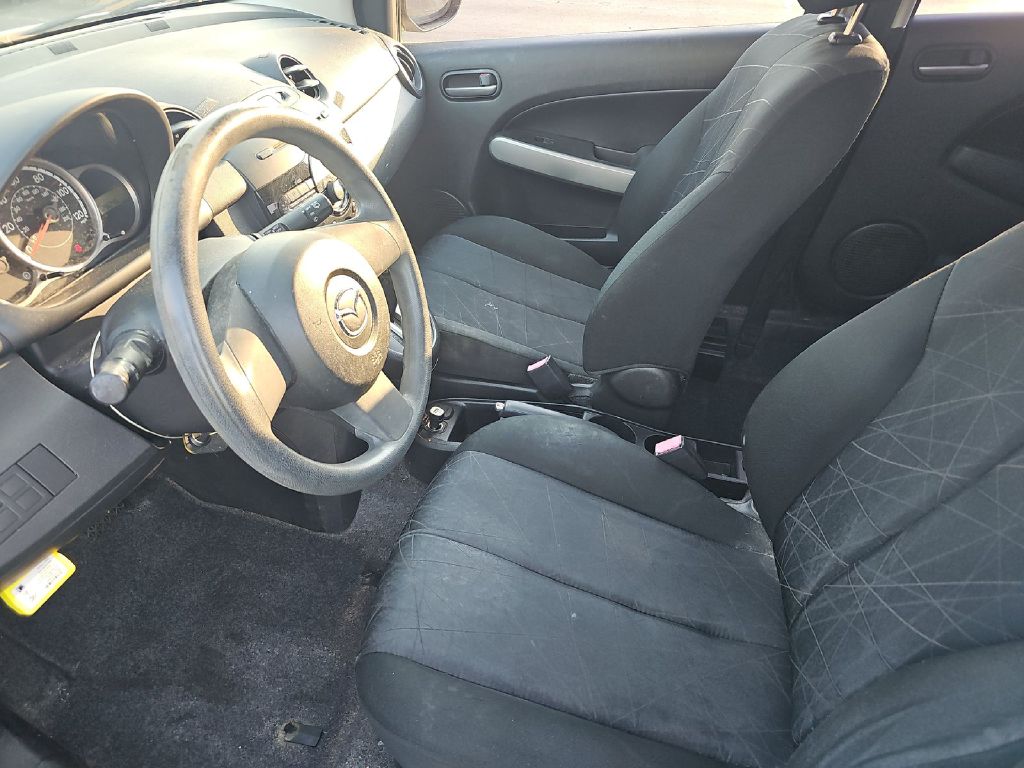 Photo 5 of this MAZDA MAZDA2