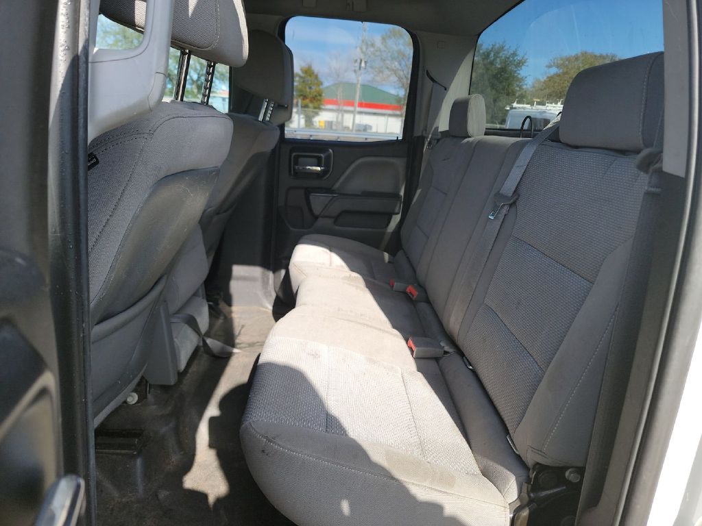 Photo 6 of this GMC SIERRA