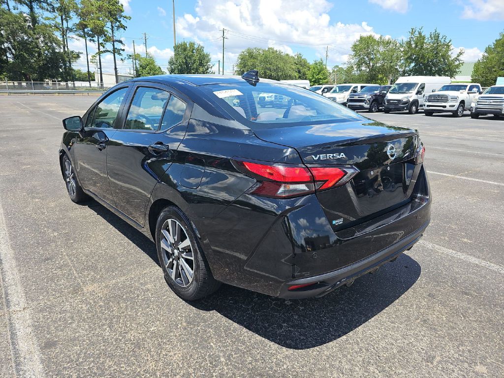 Photo 4 of this NISSAN VERSA