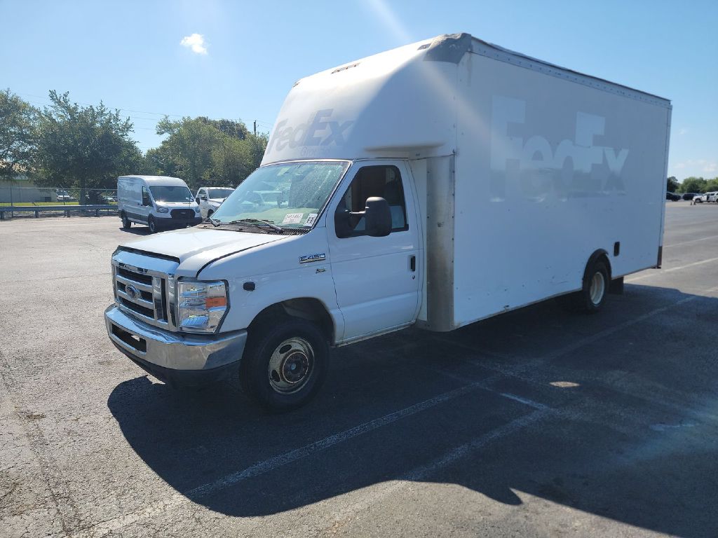 2019 FORD E450