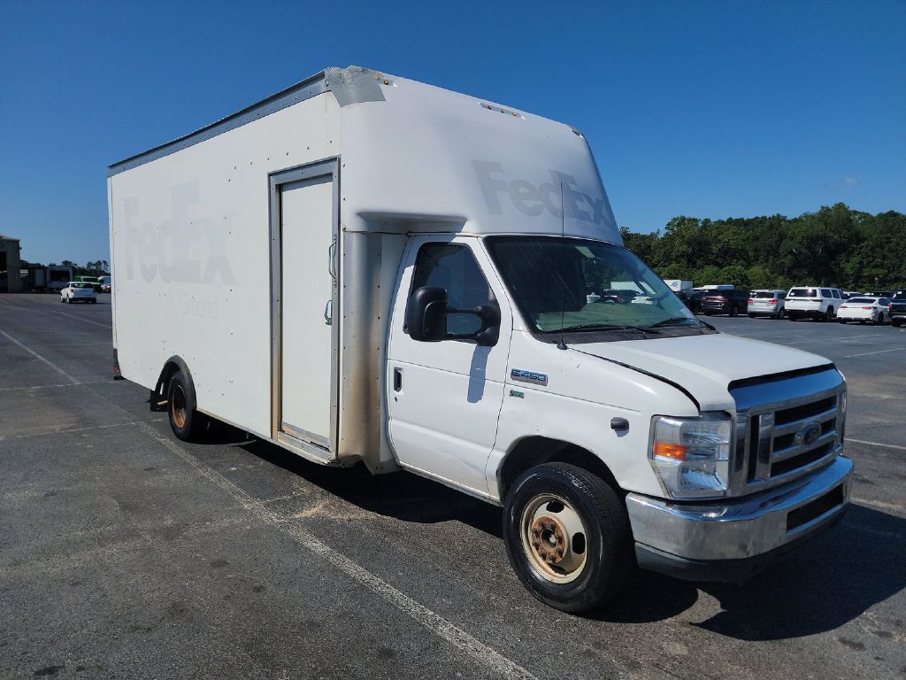 Photo 2 of this FORD E450