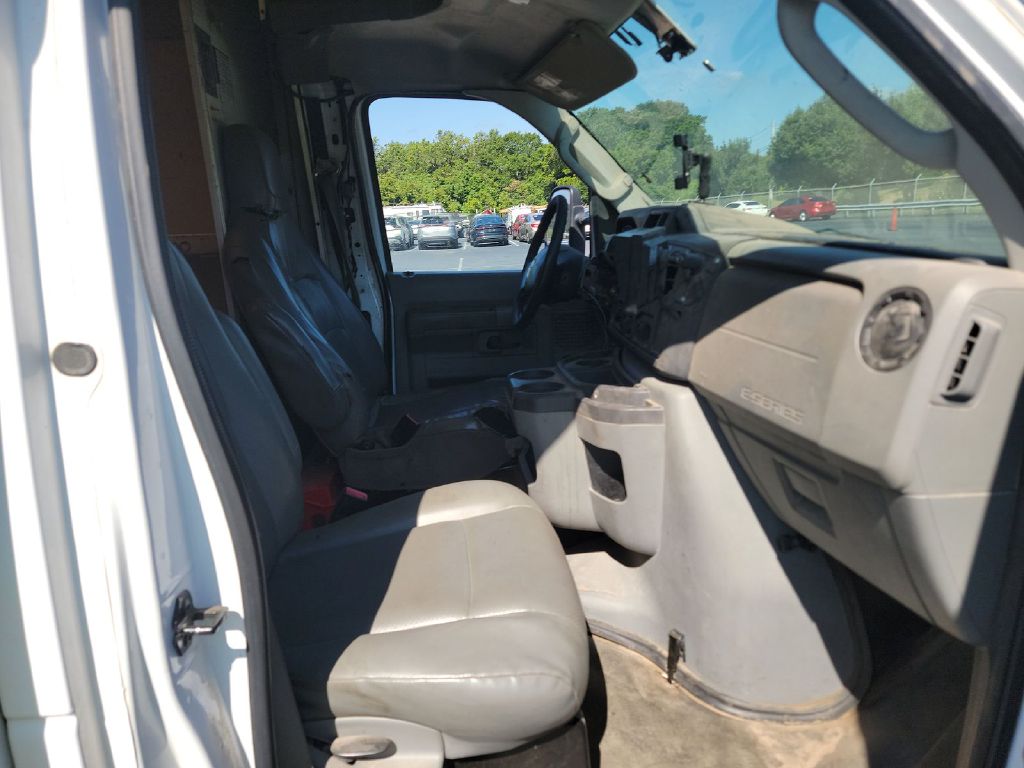 Photo 6 of this FORD E450