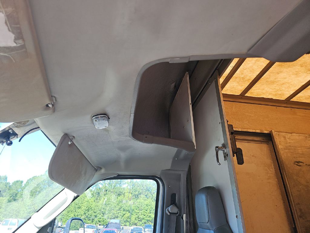 Photo 7 of this FORD E450