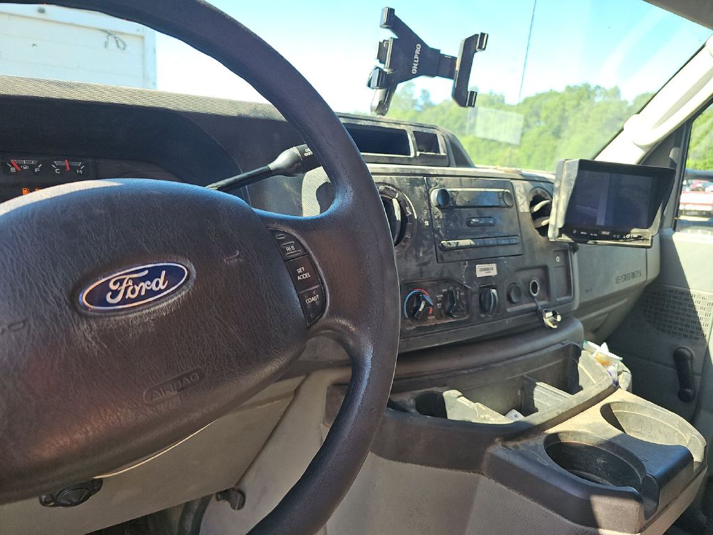 Photo 8 of this FORD E450