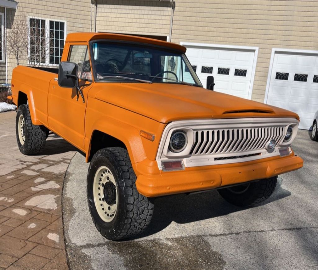 1972 JEEP J2000