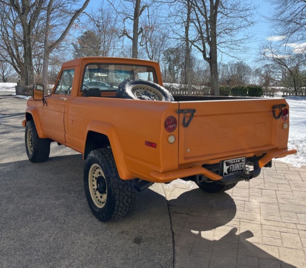 Photo 9 of this JEEP J2000