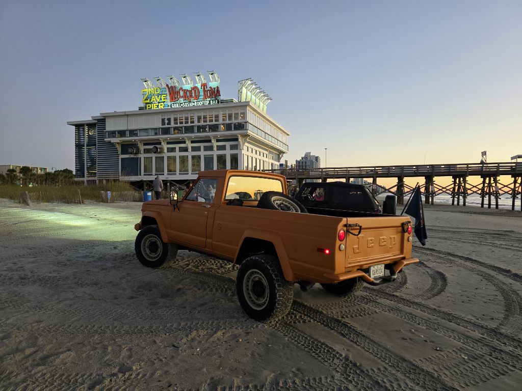 Photo 5 of this JEEP J2000