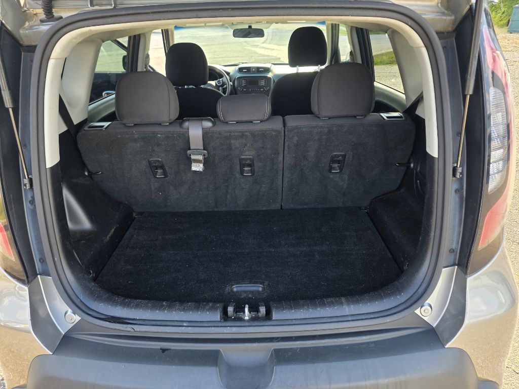 Photo 8 of this KIA SOUL