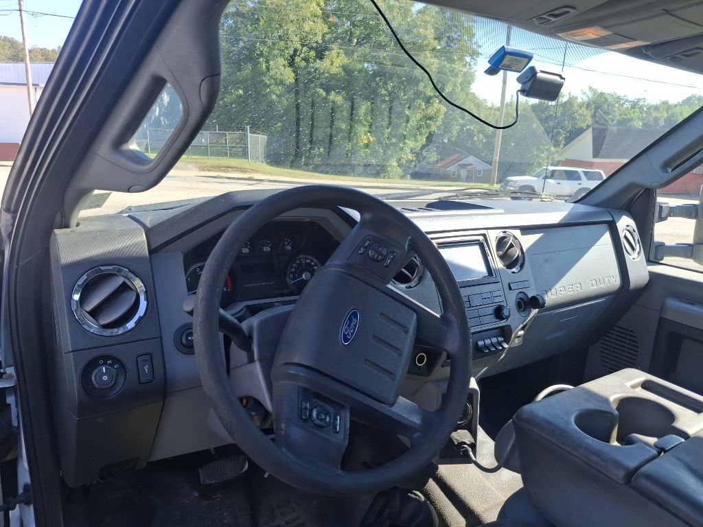 Photo 9 of this FORD F650