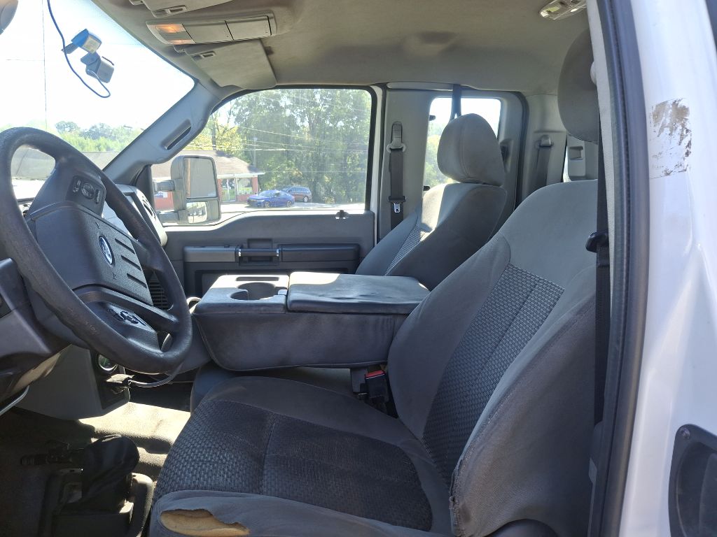 Photo 7 of this FORD F650
