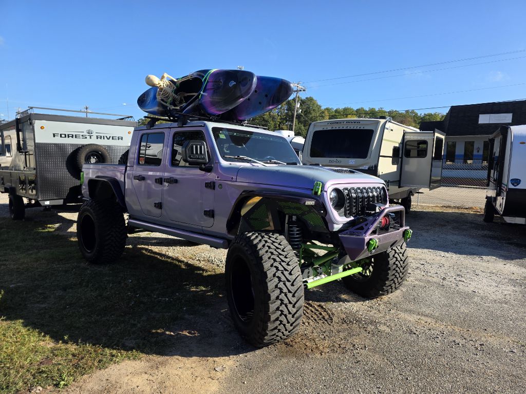 Photo 12 of this JEEP GLADIATOR