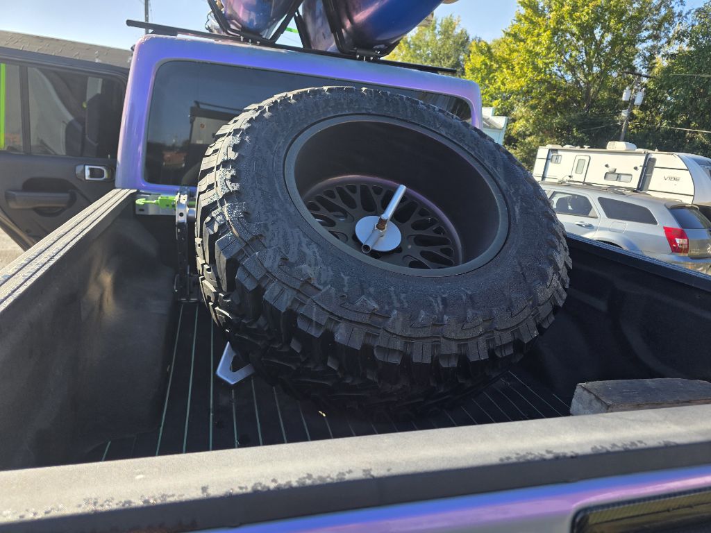 Photo 7 of this JEEP GLADIATOR