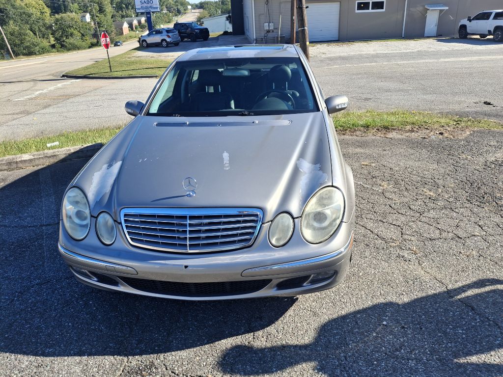 Photo 2 of this MERCEDES-BENZ E-CLASS