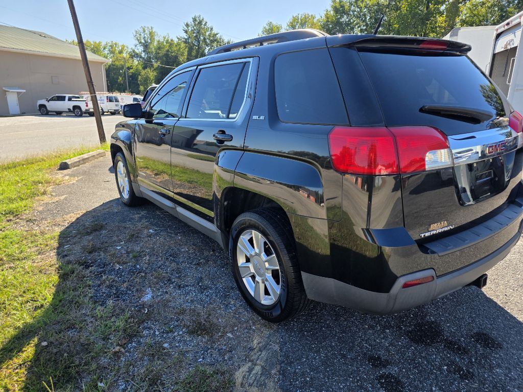 Photo 2 of this GMC TERRAIN
