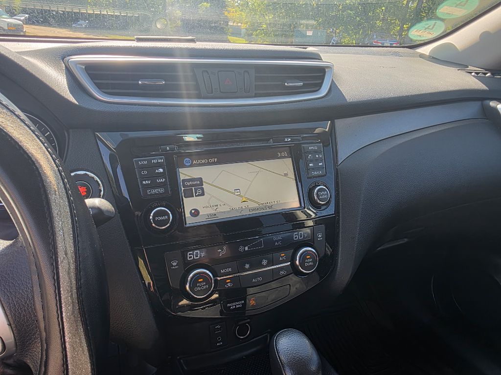 Photo 12 of this NISSAN ROGUE