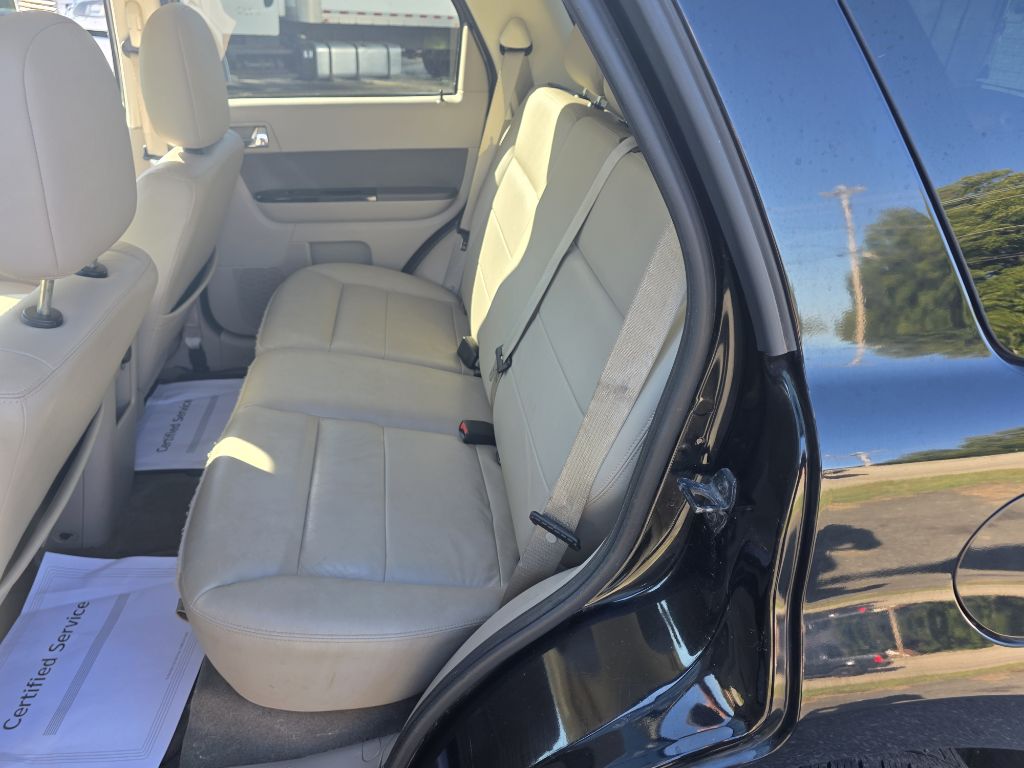 Photo 7 of this FORD ESCAPE