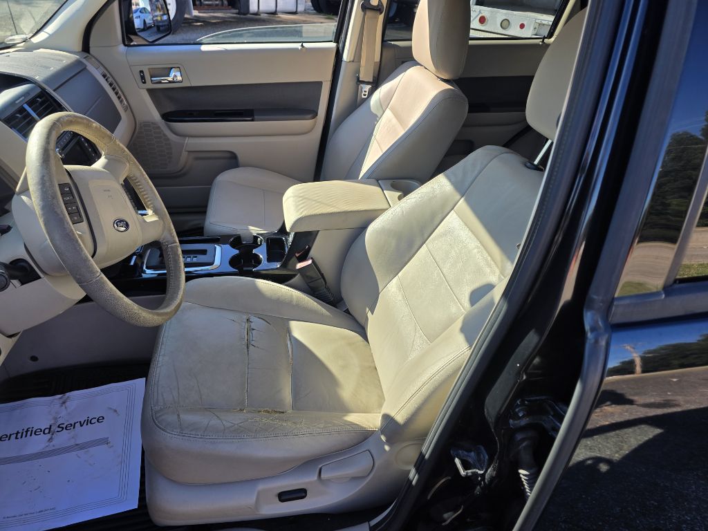 Photo 4 of this FORD ESCAPE