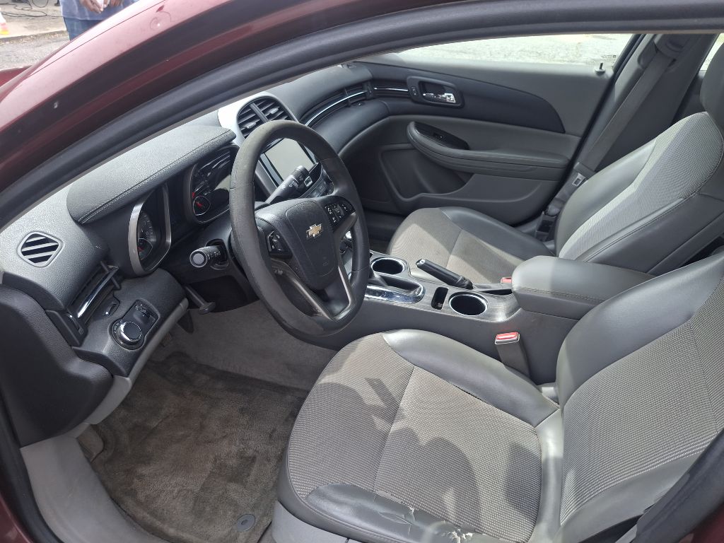 Photo 7 of this CHEVROLET MALIBU
