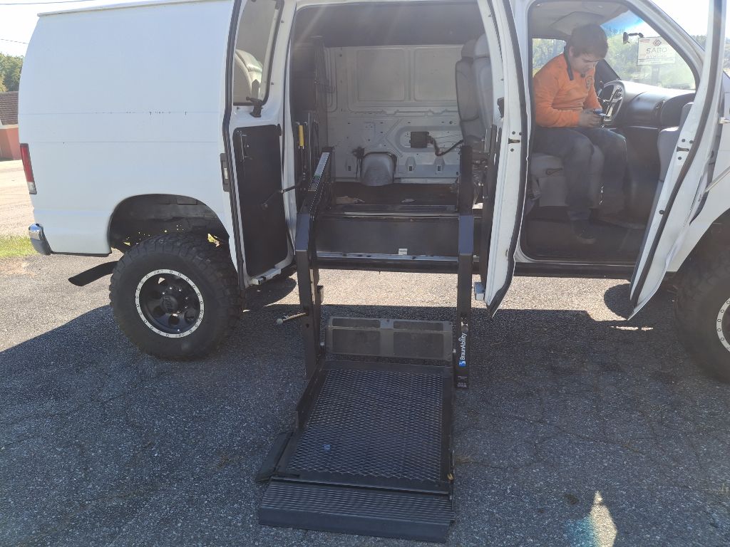 Photo 6 of this FORD ECONOLINE
