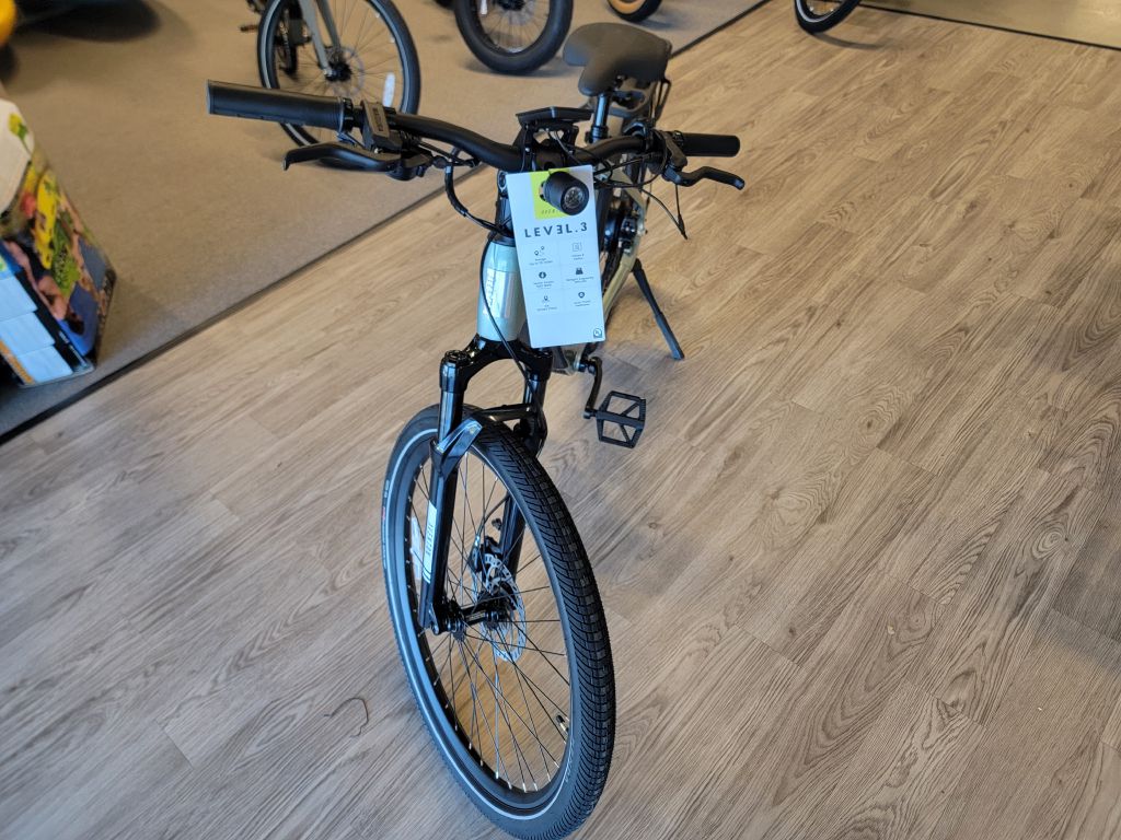 Photo 2 of this AVENTON LEVEL 3 LARGE