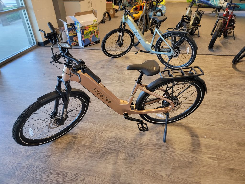 2025 AVENTON LEVEL 3 REGULAR