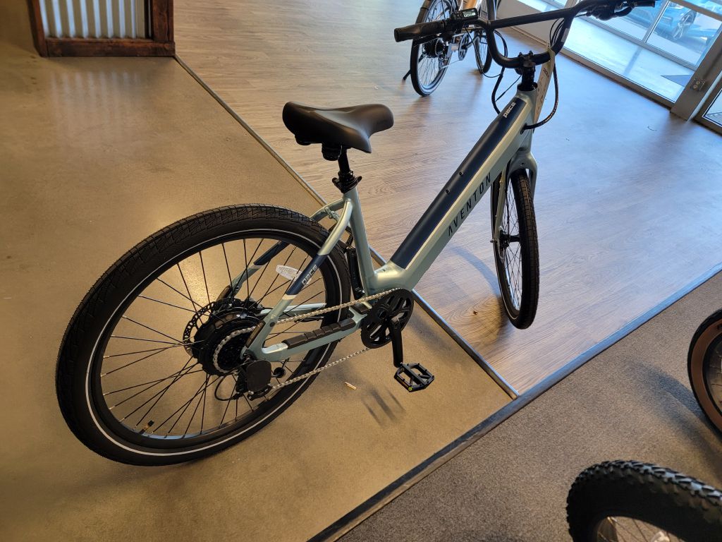 Photo 2 of this AVENTON PACE 500.4 LAR