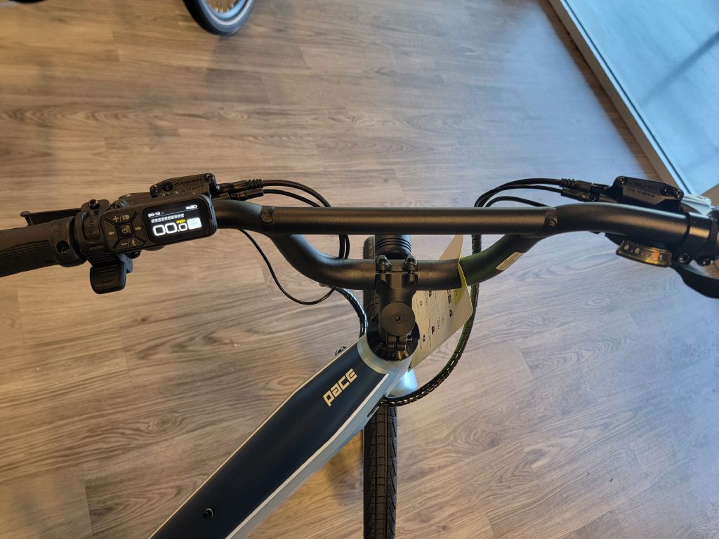 Photo 4 of this AVENTON PACE 500.4 REG